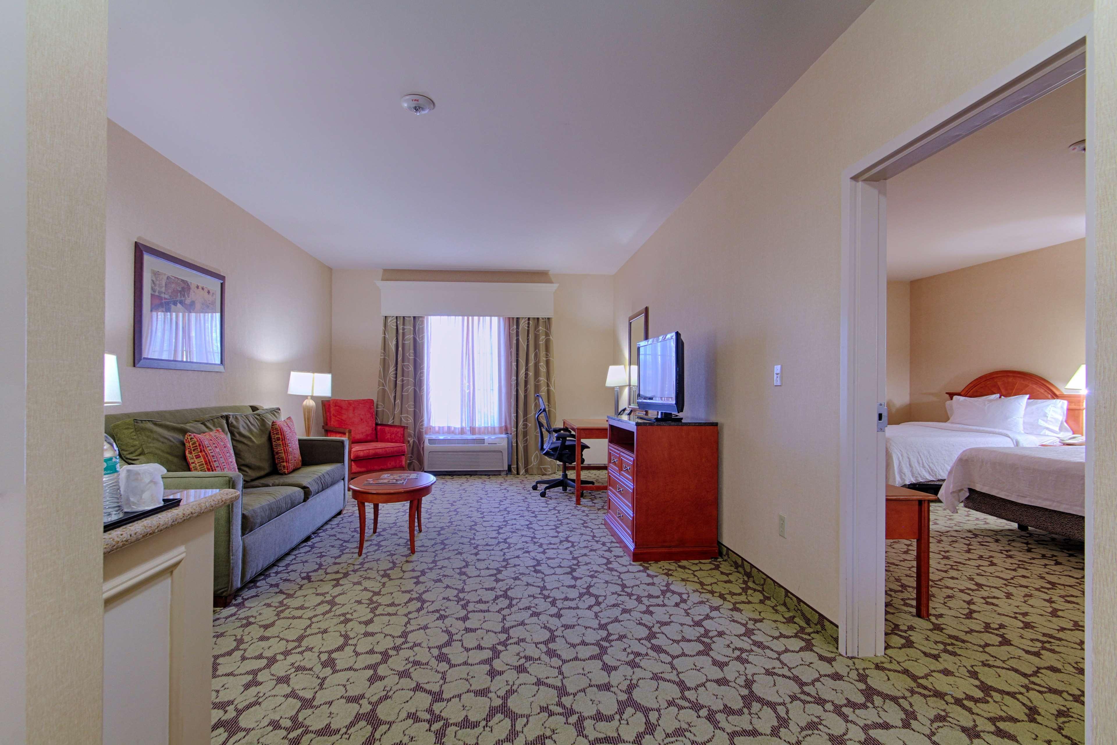 Hilton Garden Inn Las Vegas Strip South Exterior photo