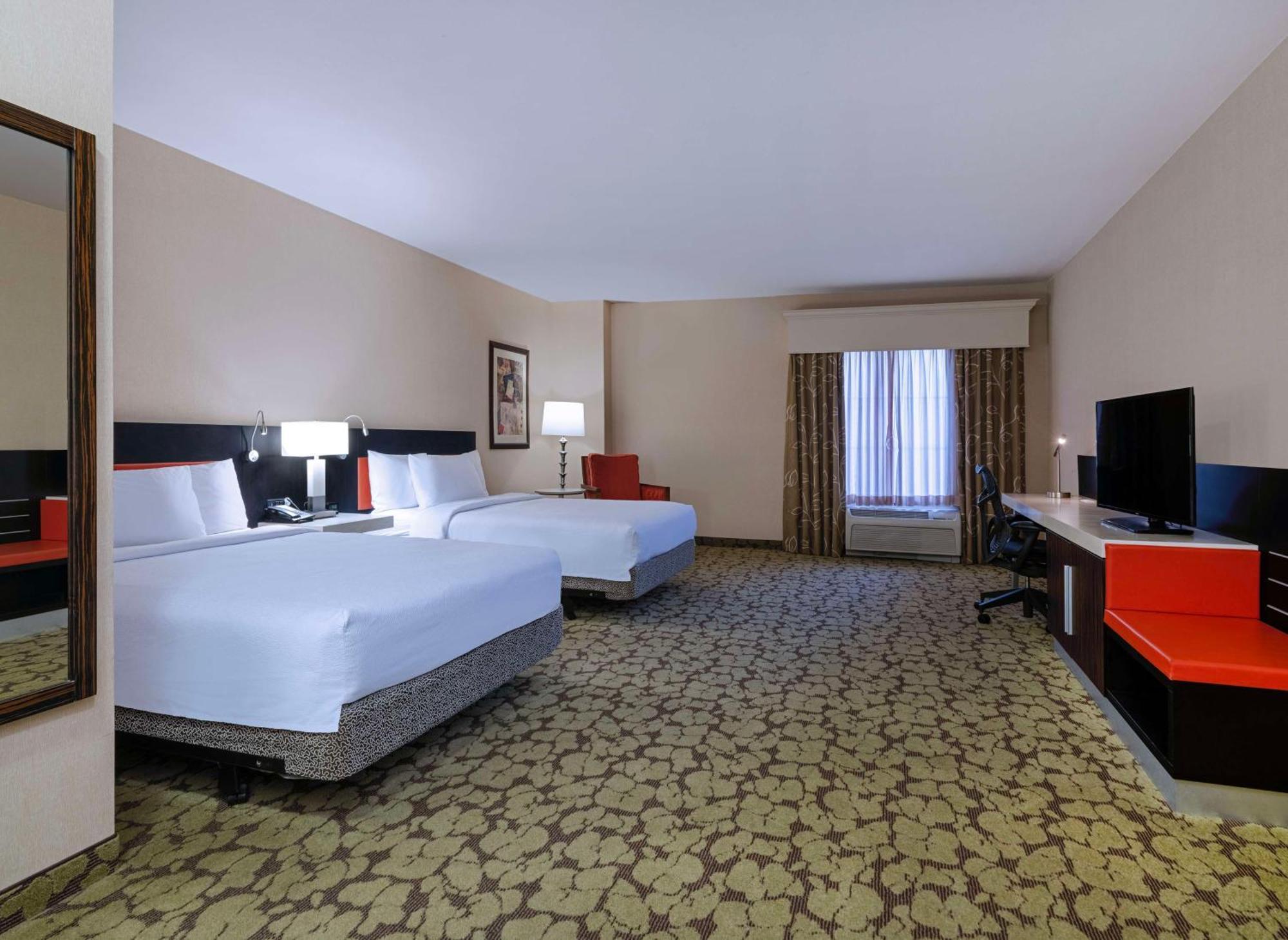 Hilton Garden Inn Las Vegas Strip South Exterior photo