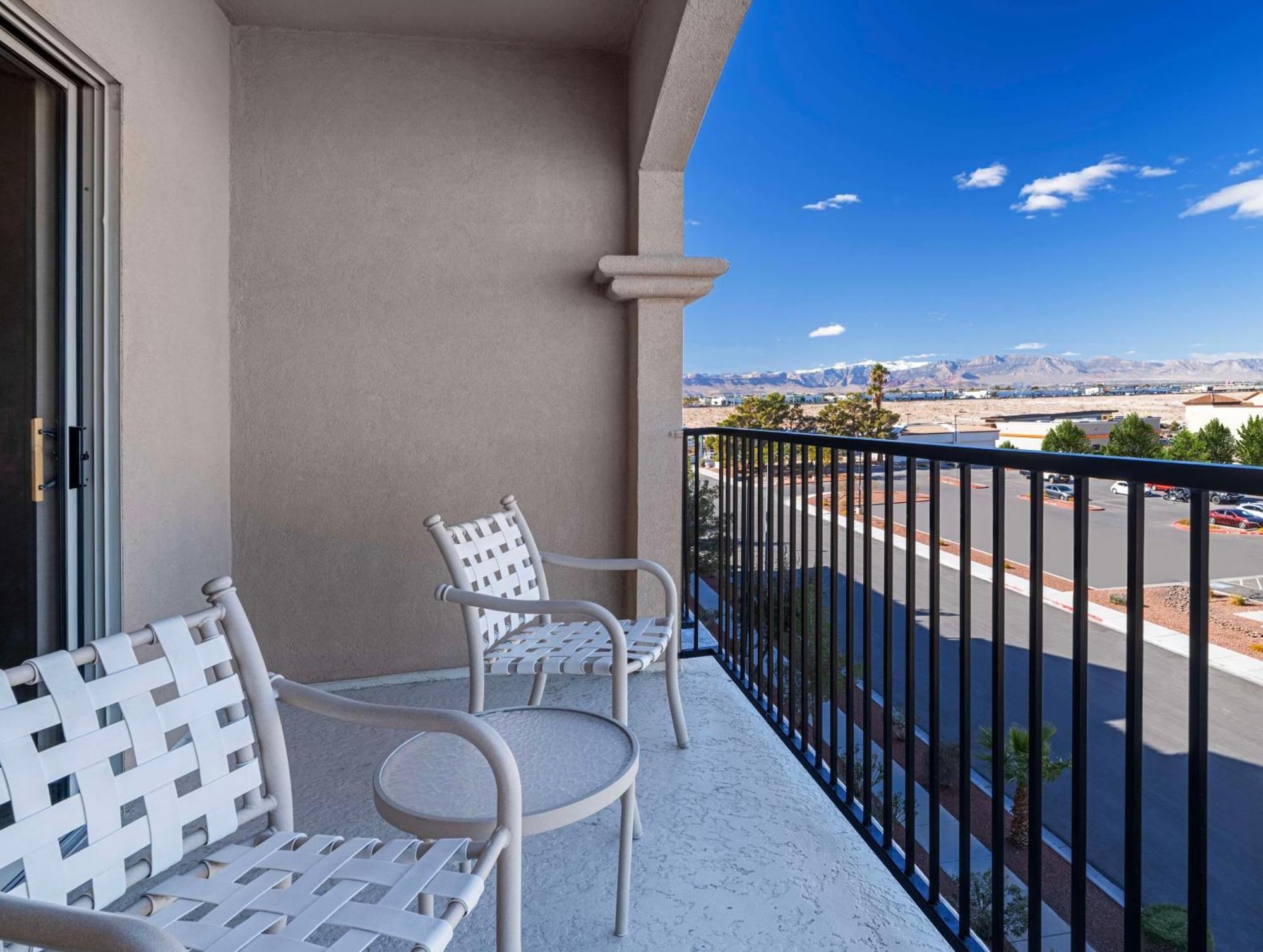Hilton Garden Inn Las Vegas Strip South Exterior photo
