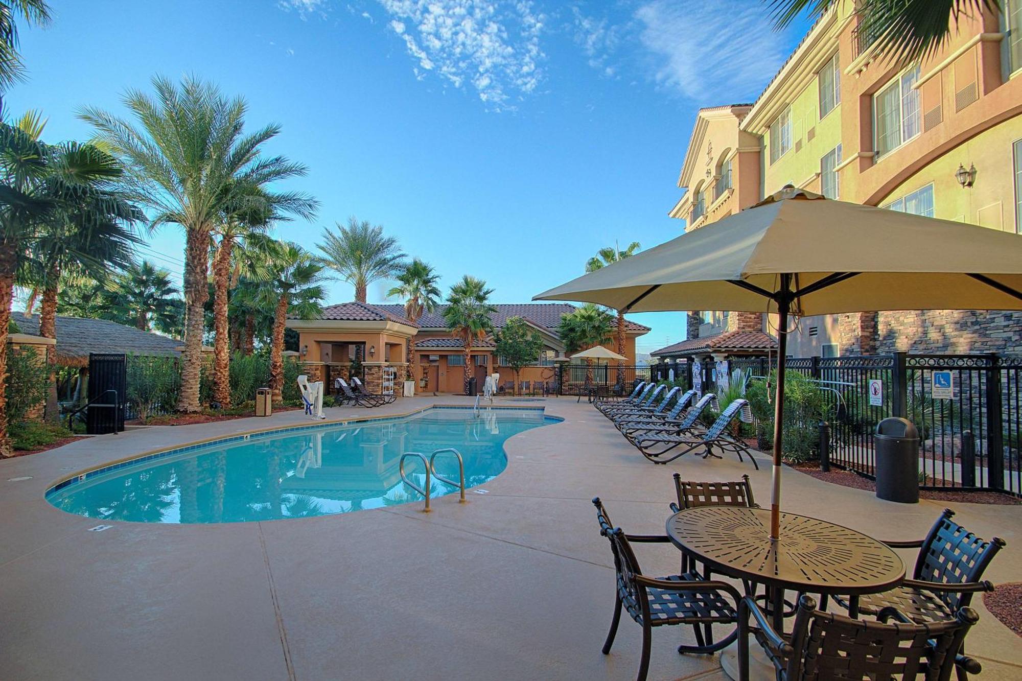 Hilton Garden Inn Las Vegas Strip South Exterior photo